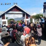 Demonstrasi di Kantor Pemkab Bima, GRBM Sorot Penanganan Corona dan Harga Hasil Pertanian - Kabar Harian Bima