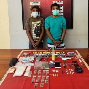 Sedang Asik Timbang Narkoba, 2 Pemuda Asal Melayu Dibekuk