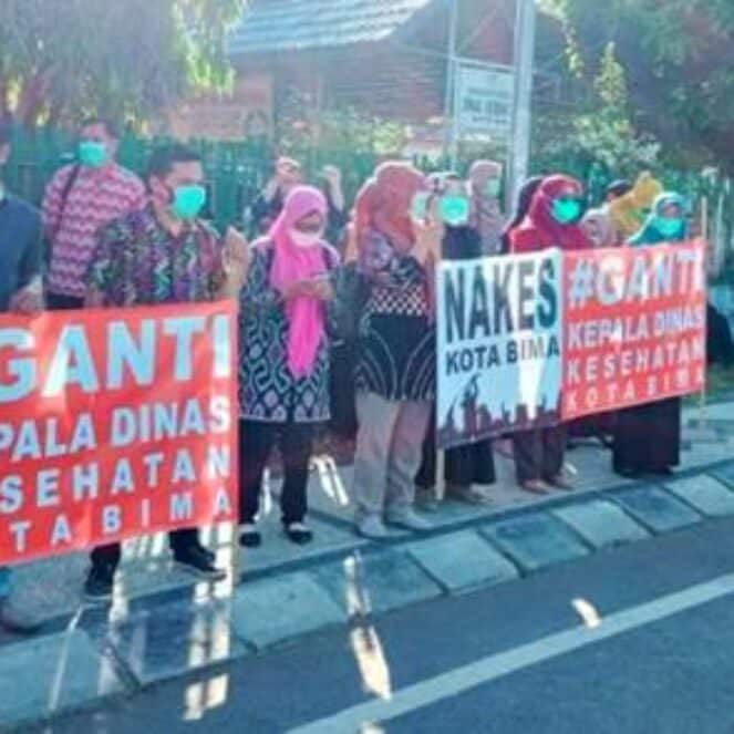Demonstrasi Nakes, #Ganti Kepala Dinas Kesehatan Kota Bima