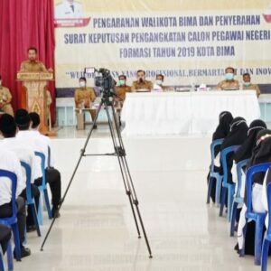 Walikota Bima Serahkan SK CPNS Formasi Tahun 2019