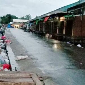 Sampah dan Bangunan Liar Jadi Masalah di Pasar Tente - Kabar Harian Bima