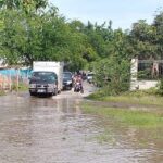 Hujan Lebat, Air Menggenangi Wilayah Perbatasan Cenggu dan Tente - Kabar Harian Bima