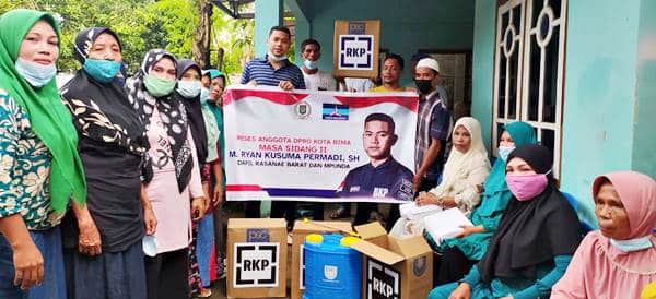 Reses di Matakando, Ryan Serahkan Bantuan untuk Kelompok Tani - Kabar Harian Bima