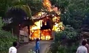 Rumah Panggung di Desa Sari Ludes Terbakar - Kabar Harian Bima
