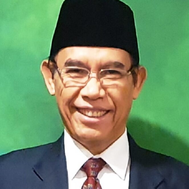 Prof Ahmad Thib Raya Peroleh Pin Emas UMI Makassar - Kabar Harian Bima