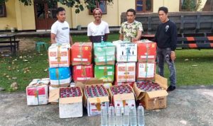 Sat Brimob Amankan 480 Botol Arak di Desa Leu - Kabar Harian Bima