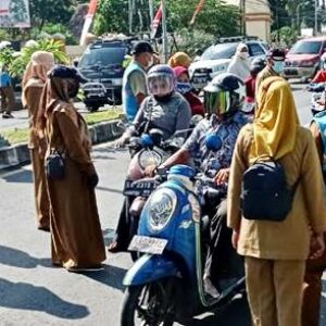 Operasi Gabungan Depan Mako Polres Bima Kota, Puluhan Kendaraan Ditilang - Kabar Harian Bima