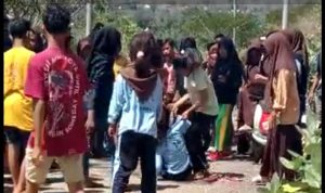 Beredar Video Perkelahian Siswi SMPN 14 dengan Siswi SMPN 5, Diduga Soal Asmara - Kabar Harian Bima