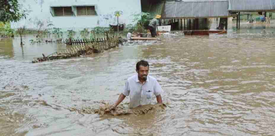 Banjir Lagi, Jembatan Jalan Lintas Ambalawi-Kota Bima Ambruk - Kabar Harian Bima