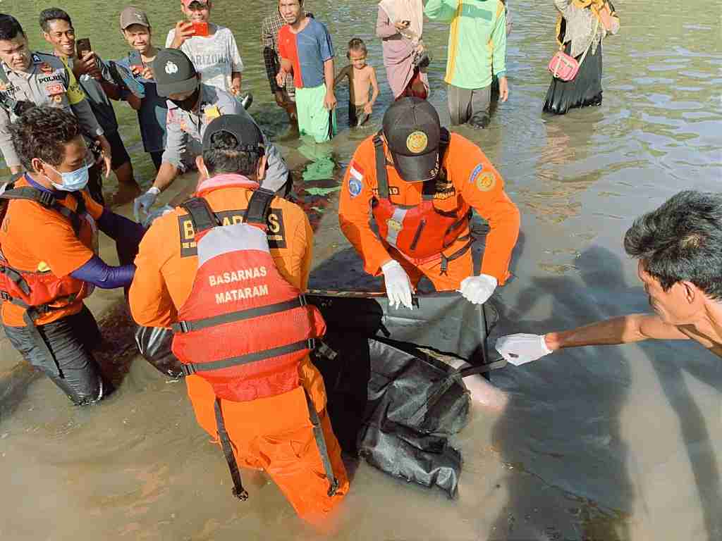 Korban Terseret Banjir Akhirnya Ditemukan di Perairan Soromandi - Kabar Harian Bima