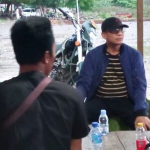 Feri Sofiyan Sambangi Orang Tua Wildan, Korban Terseret Arus di Bonto - Kabar Harian Bima