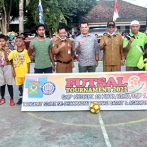 Cari Bakat, SMPN 13 Buka Turnamen Futsal Antar SD - Kabar Harian Bima