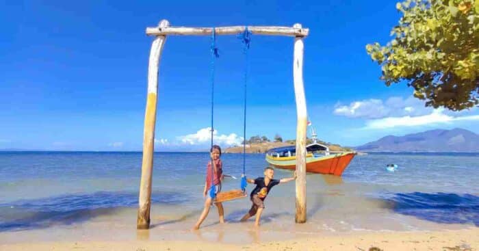 Libur Lebaran dan Wisata, Pantai Lariti Tetap Jadi Idola - Kabar Harian Bima