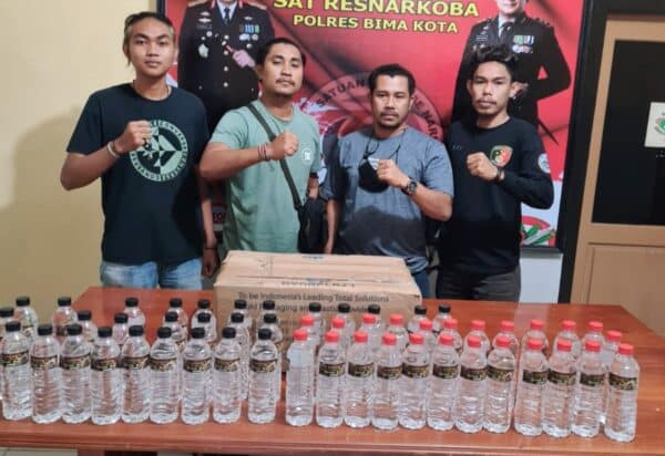 Polres Bima Kota Amankan 54 Botol Arak Bali Di Kelurahan Dara - Kabar Harian Bima