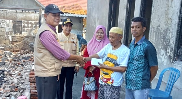 Baznas Bantu Korban Kebakaran di Tanjung - Kabar Harian Bima