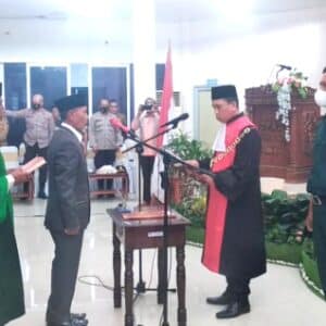 PAW, H Mustamin Dilantik Jadi Wakil Ketua DPRD Kota Bima  - Kabar Harian Bima