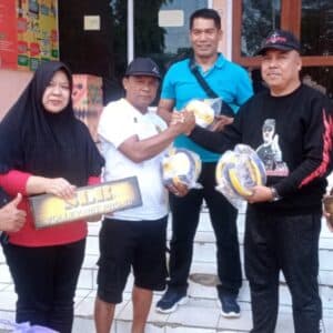 Tinjau Persiapan FPKT Cup II Piala Gubernur, Dikpora Provinsi NTB Sumbang Bola dan Net Voli