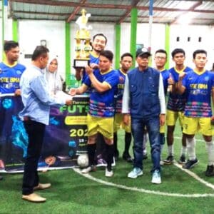 STIE Bima ‘Merajai’ Turnamen Futsal Antar Dosen dan Pegawai Se-Pulau Sumbawa