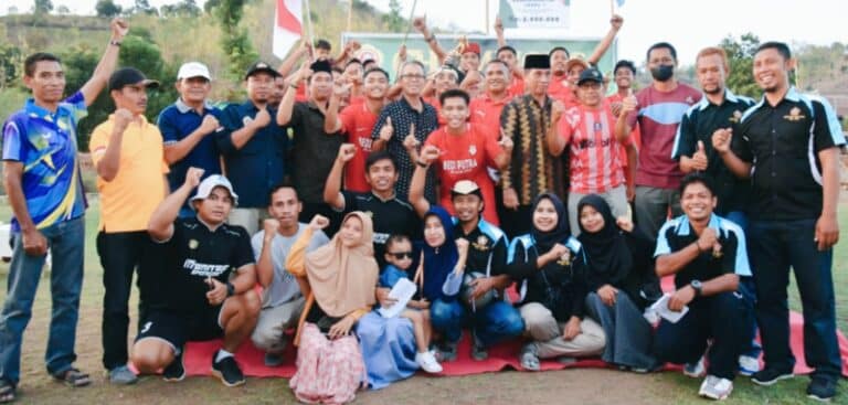 Final Wadu Sangga Cup, Bedi Putra FC Raih Tropi Juara - Kabar Harian Bima