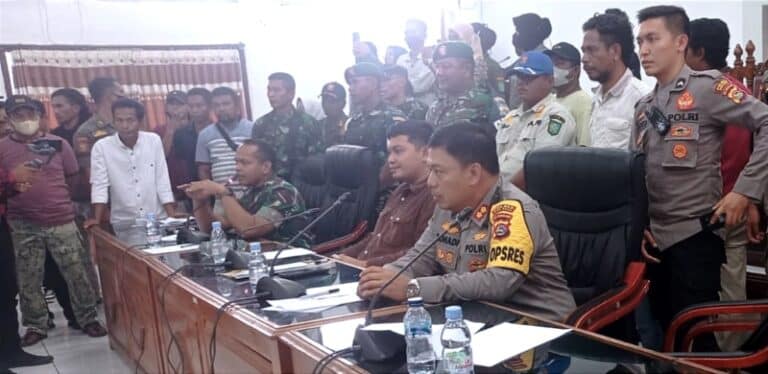 420 Personil Gabungan TNI Polri Kawal Aksi Kenaikan Harga BBM - Kabar Harian Bima