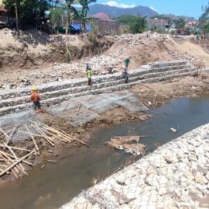 Proyek Bronjong Waskita Diduga Bermasalah, Pakai Material Batu tak Berizin - Kabar Harian Bima