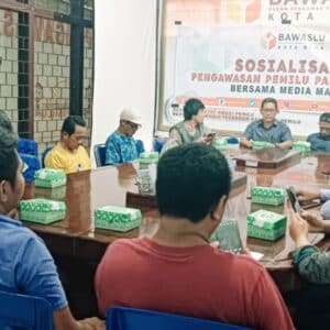 Bawaslu Kota Bima Sosialisasi Pengawasan Pemilu Partisipatif bersama Media Massa - Kabar Harian Bima