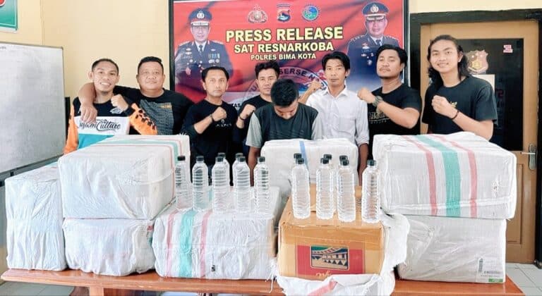 Sat Narkoba Ungkap Peredaran Miras Di Kumbe, 480 Botol Arak Bali Diamankan - Kabar Harian Bima