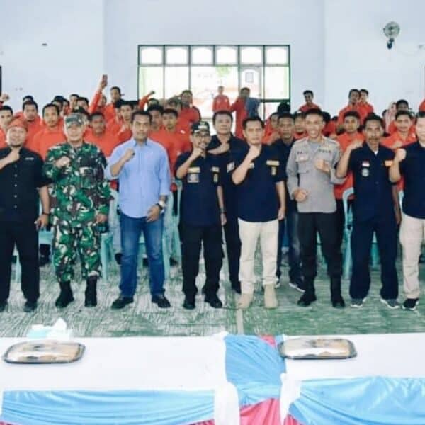 Wali Kota Bima Kukuhkan 100 Relawan Pemadam Kebakaran di 20 Kelurahan