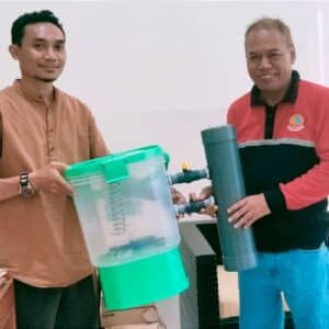FPRB Mbojo Matenggo Serahkan Alat Elektrolisis untuk Panen Air Hujan di SMP IT Insan Kamil - Kabar Harian Bima