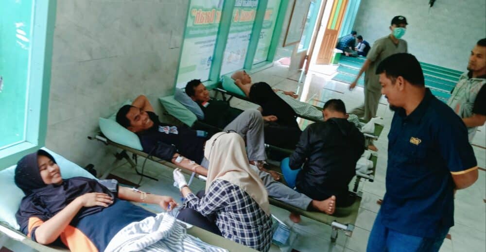 Bhakti Sosial, Remaja Masjid Baitul Hamid Gelar Sunatan Massal dan Donor Darah - Kabar Harian Bima