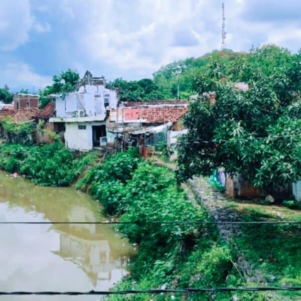 Rumah Pinggir Sungai Padolo Banyak Belum Dibongkar