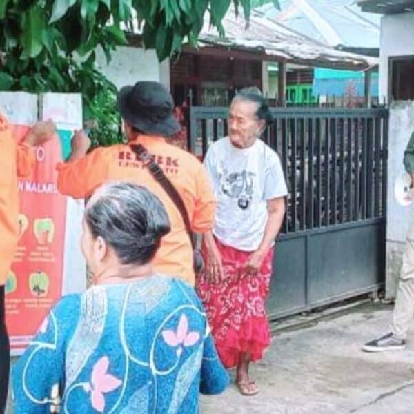 Sebar Spanduk Imbauan, Kelurahan Lewirato Bersama TSBK Gencar Sosialisasi Cegah DBD - Kabar Harian Bima