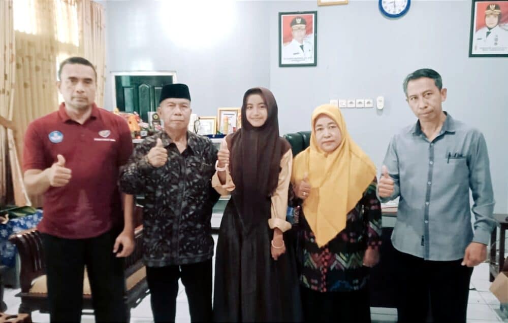 Siswi SMAN 2 Kota Bima Terpilih Jadi Delegasi IYEC, Tour di Malaysia dan Singapura - Kabar Harian Bima