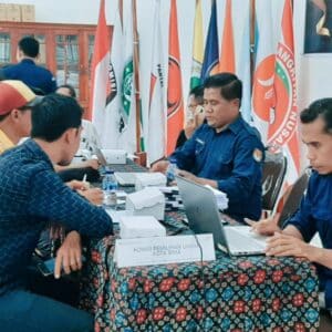 KPU Kota Bima Sampaikan Hasil Vermin Dokumen Persyaratan Bacaleg Kepada Parpol