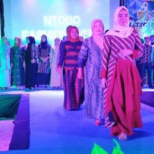 Kebangkitan Sentra Tenun, Ntobo Fashion Week STIE Bima Tahun 2023 Spektakuler