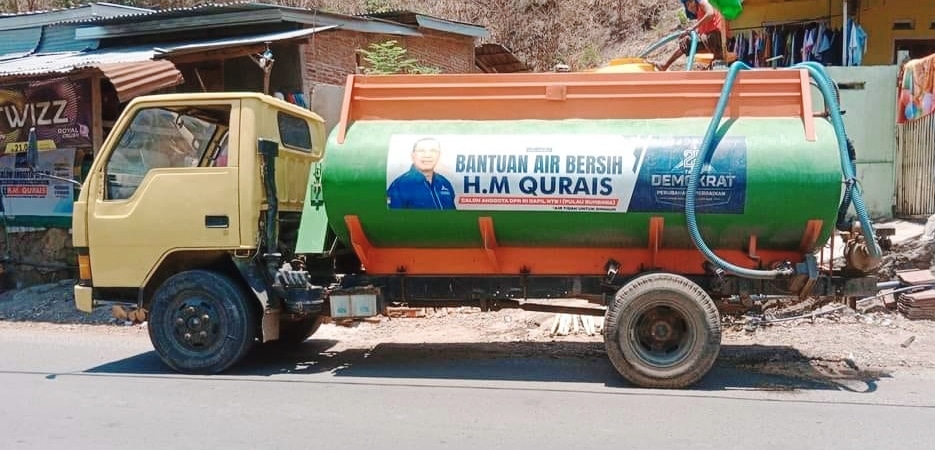 Partai Demokrat Kota Bima dan HM Qurais Distribusi Air Bersih untuk Warga - Kabar Harian Bima