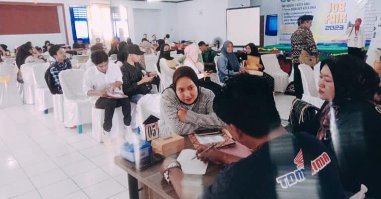 Job Fair dan Launching Karawi TV SMKN 3 Kota Bima Meriah - Kabar Harian Bima