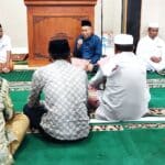 Salat Magrib Berjamaah di Santi, HM Rum Ajak Warga Makmurkan Masjid - Kabar Harian Bima