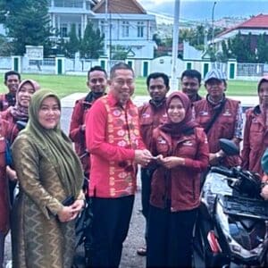 Pj Wali Kota Bima Serahkan Motor Operasional untuk Pendamping PKH