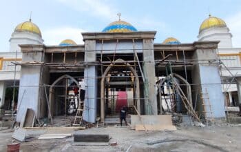 Pekerjaan Masjid Agung Al Muwahiddin Kota Bima Molor - Kabar Harian Bima