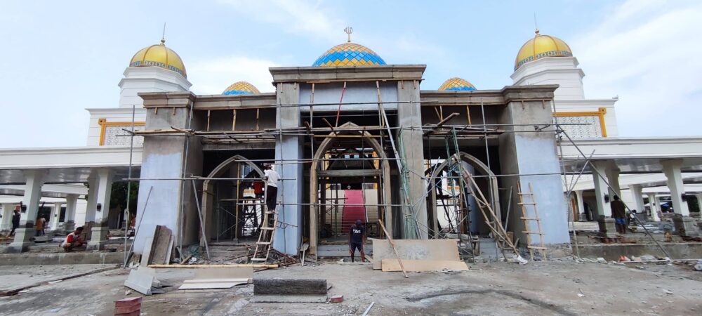 Pekerjaan Masjid Agung Al Muwahiddin Kota Bima Molor - Kabar Harian Bima