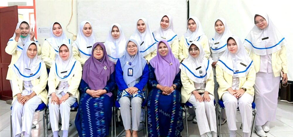 65 Mahasiswi Akbid Harapan Bunda Ikuti PPK di 5 PKM - Kabar Harian Bima