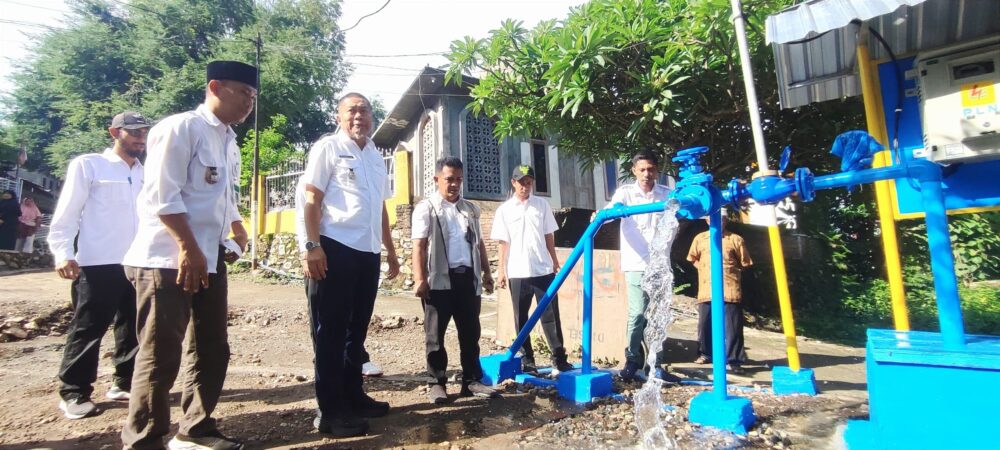 Aji Rum Cek Proyek SPAM di Penanae, Air Mengalir Deras ke Rumah Warga - Kabar Harian Bima