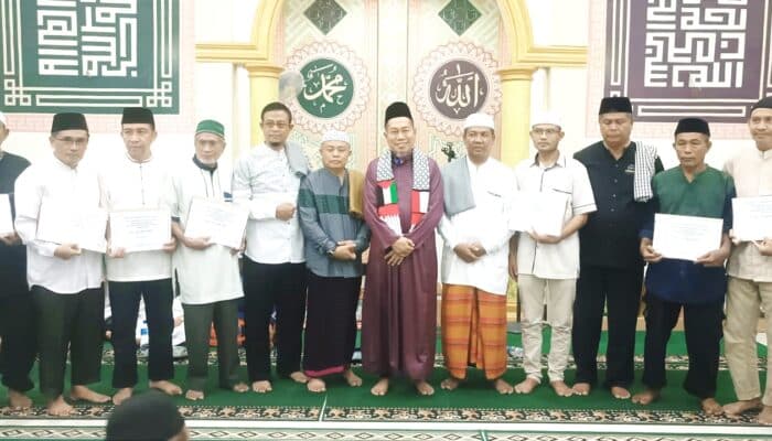 Safari Ramadan di Rasanae Barat, HM Rum Salurkan Bantuan Masjid dan Musholla