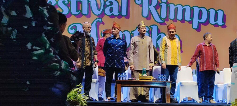 Sandiaga Uno: Rimpu Mantika Berhasil Menjadi Festival Terbaik di Indonesia - Kabar Harian Bima