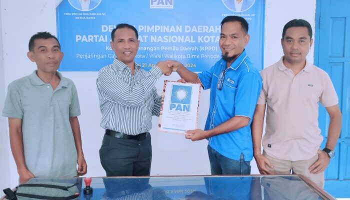 H A Rahman H Abidin Ambil Formulir Pendaftaran di DPD PAN Kota Bima