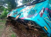 Bus Surya Kencana Mataram-Bima Kecelakaan di Pringgabaya Lombok Timur