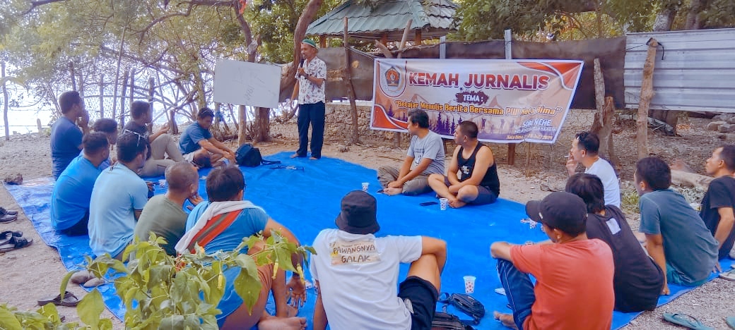 PWI Kota Bima Gelar Kemah Jurnalis untuk Tingkatkan Kapasitas Menulis Berita - Kabar Harian Bima