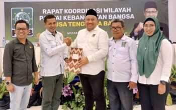 Ismet Jayady Resmi Pimpin DPC PKB Kota Bima, Fokus pada Konsolidasi dan Persiapan Pemilu - Kabar Harian Bima