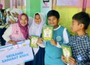 Kolaborasi dengan YBM, PLN UP3 Bima Bagikan Buku Iqra di SMPN 13 Kota Bima